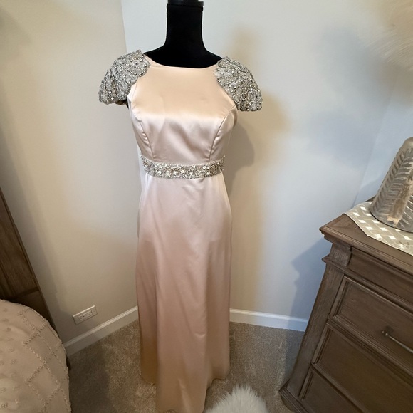 Elegant Beaded Satin Dress - Picture 2 of 10